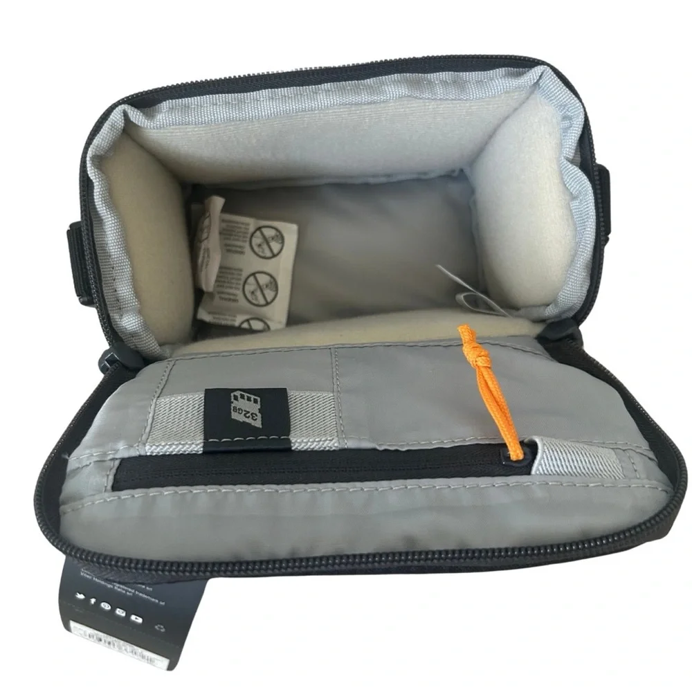 Lowepro Camera Case NWT Carrying Bag Adventura SH 110R II Black and Gray
